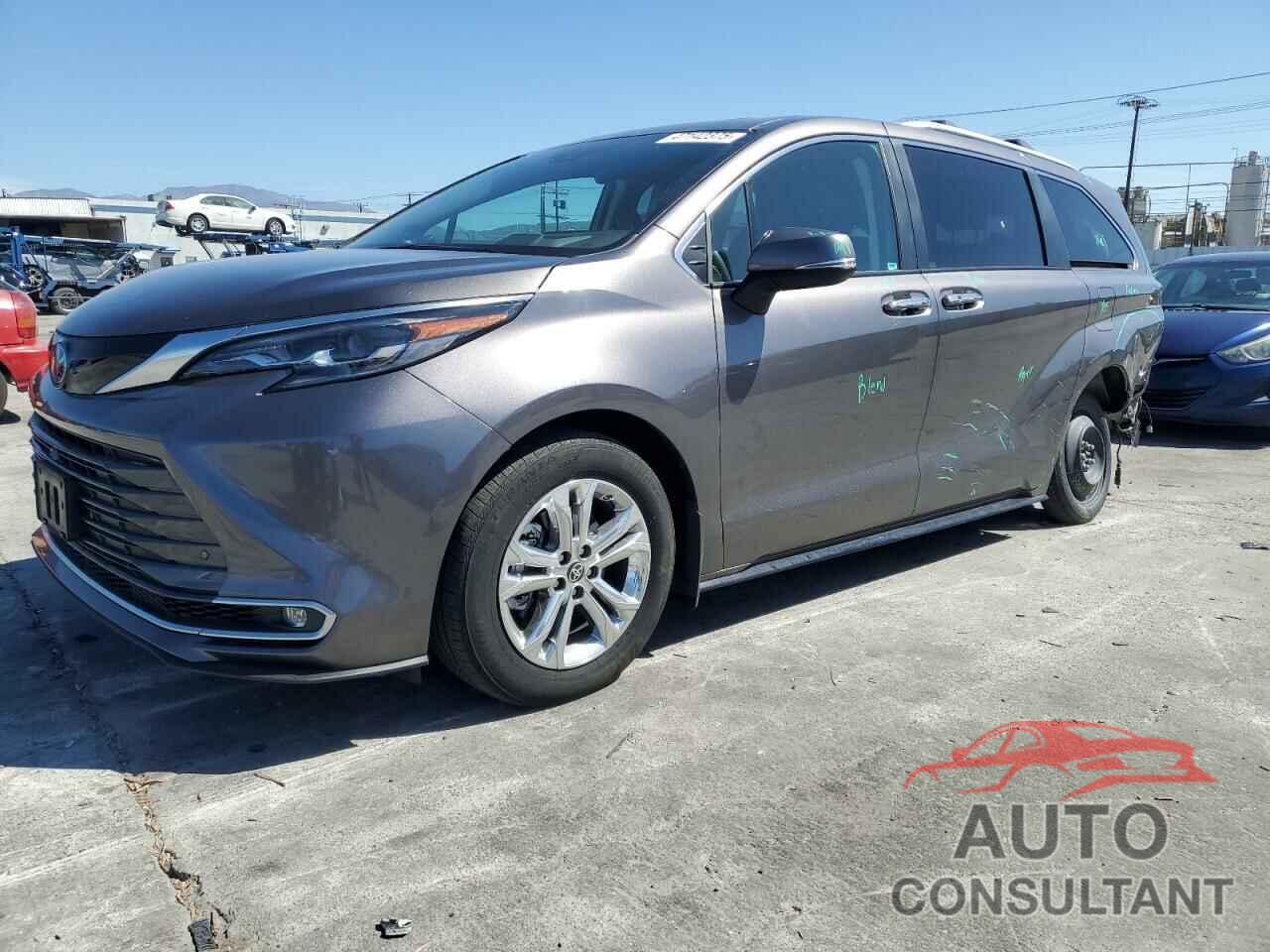 TOYOTA SIENNA 2024 - 5TDESKFC1RS111972