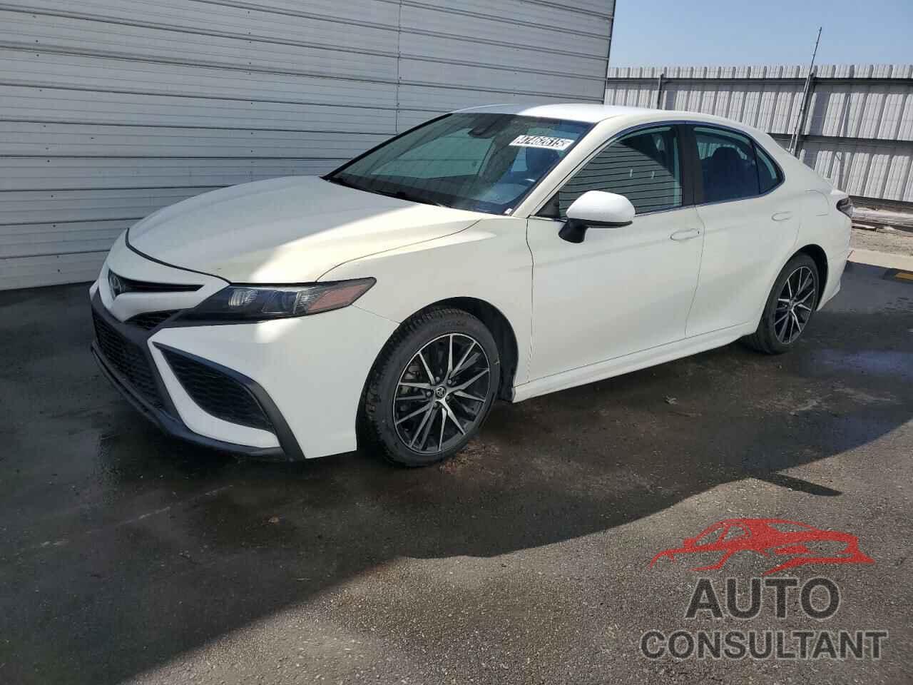 TOYOTA CAMRY 2021 - 4T1G11AK5MU426360