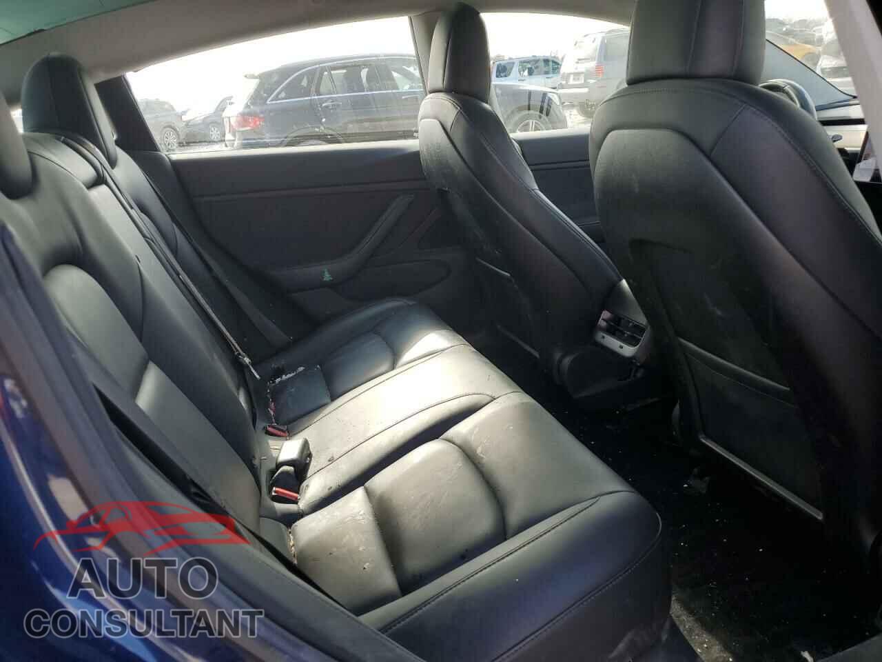TESLA MODEL 3 2018 - 5YJ3E1EA8JF032171