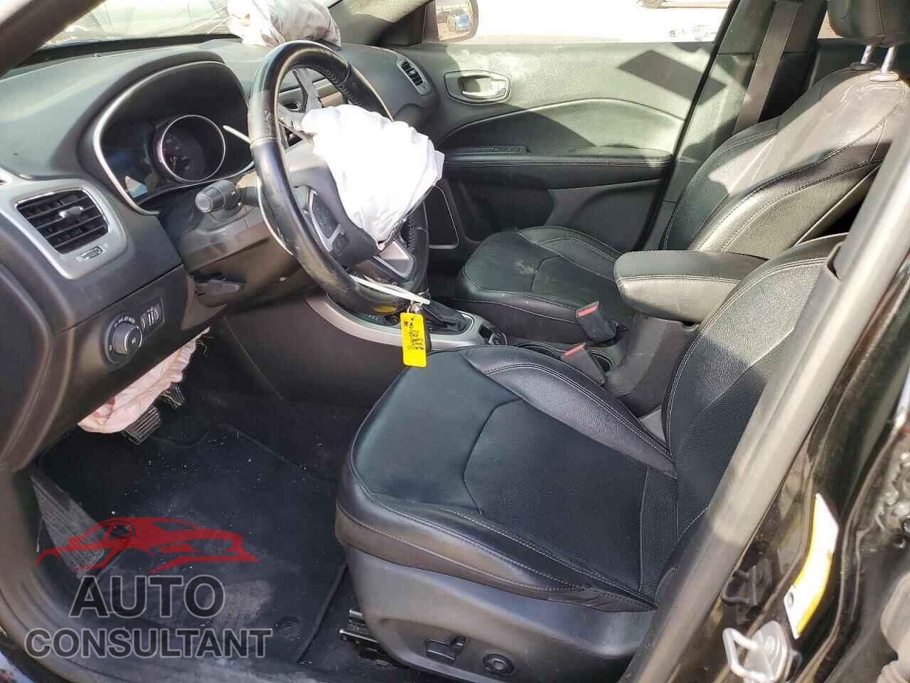 JEEP COMPASS 2020 - 3C4NJDCB5LT208910