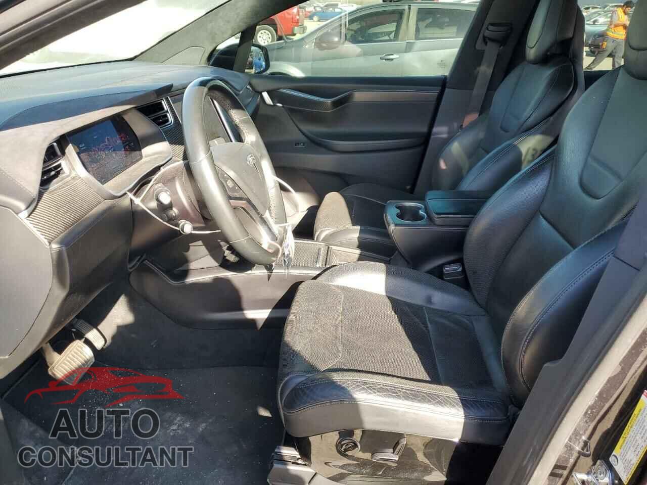TESLA MODEL X 2016 - 5YJXCBE20GF011801