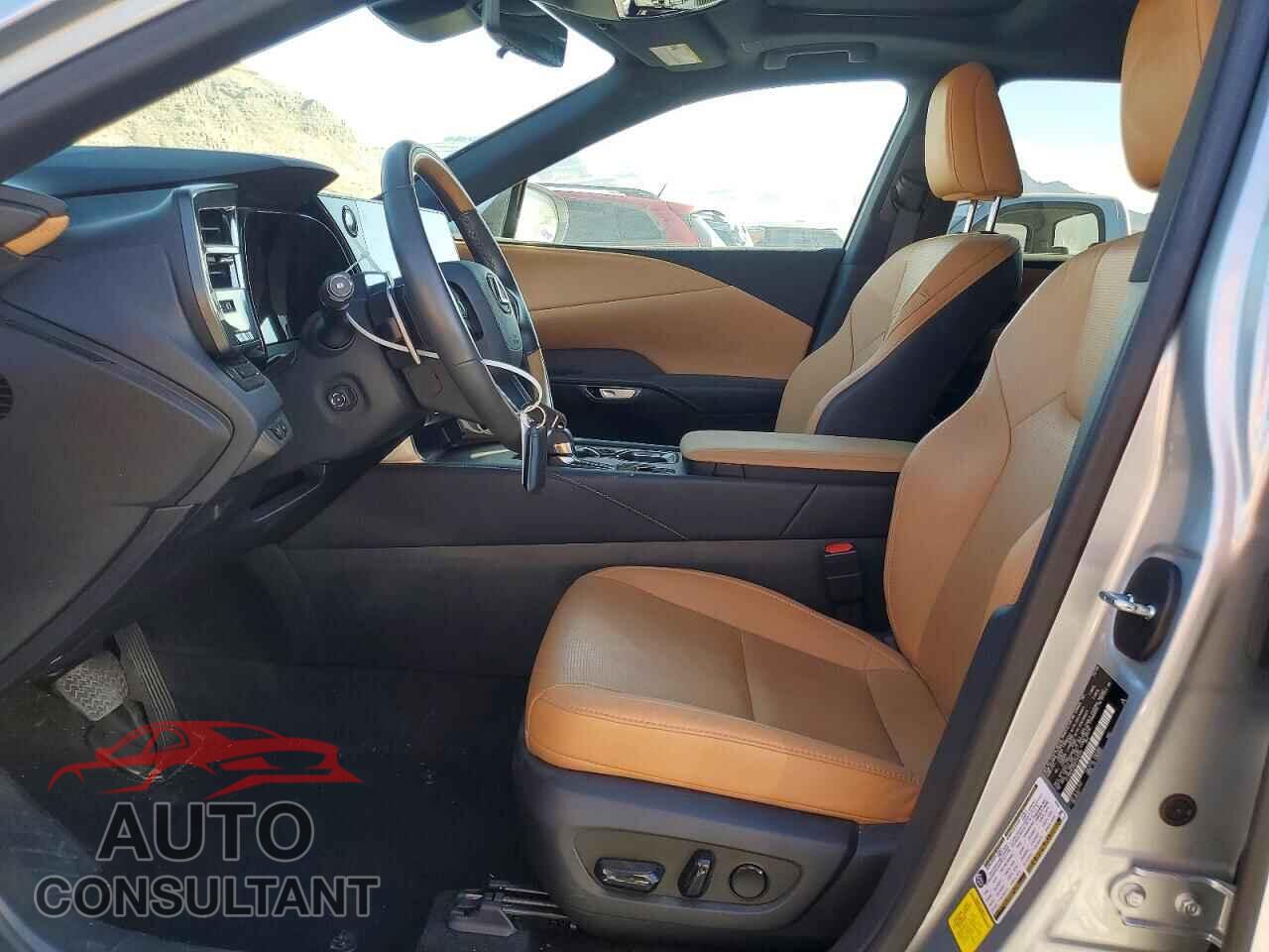 LEXUS UNKNOWN 2024 - 2T2BBMCA6RC044355