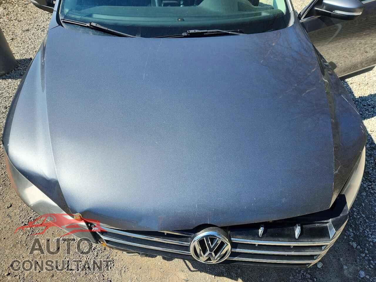 VOLKSWAGEN PASSAT 2014 - 1VWCM7A3XEC037157