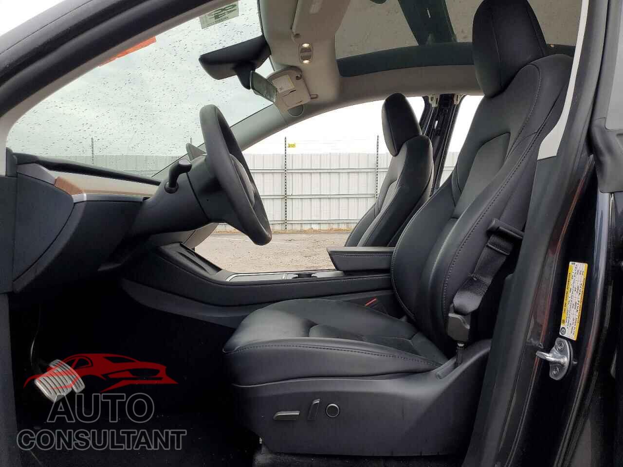 TESLA MODEL Y 2024 - 7SAYGDEF7RF085780