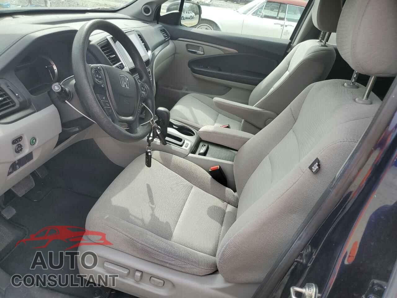 HONDA PILOT 2017 - 5FNYF5H43HB010606