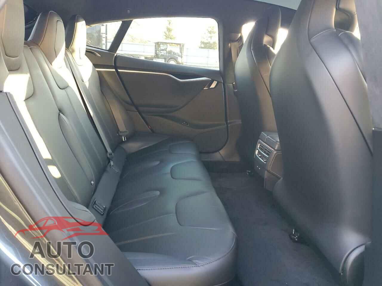 TESLA MODEL S 2017 - 5YJSA1E17HF203056