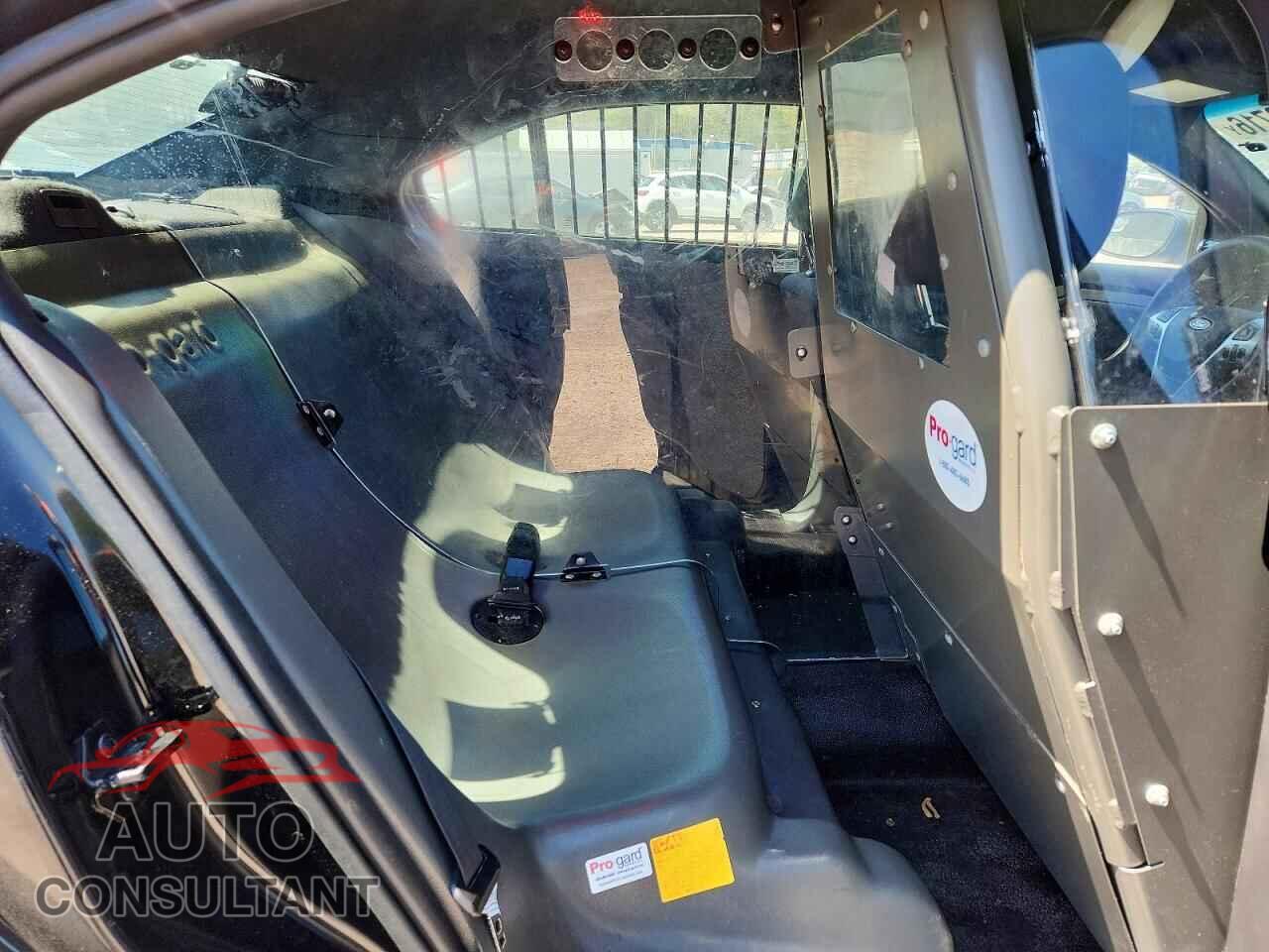 FORD TAURUS 2018 - 1FAHP2MK3JG123828