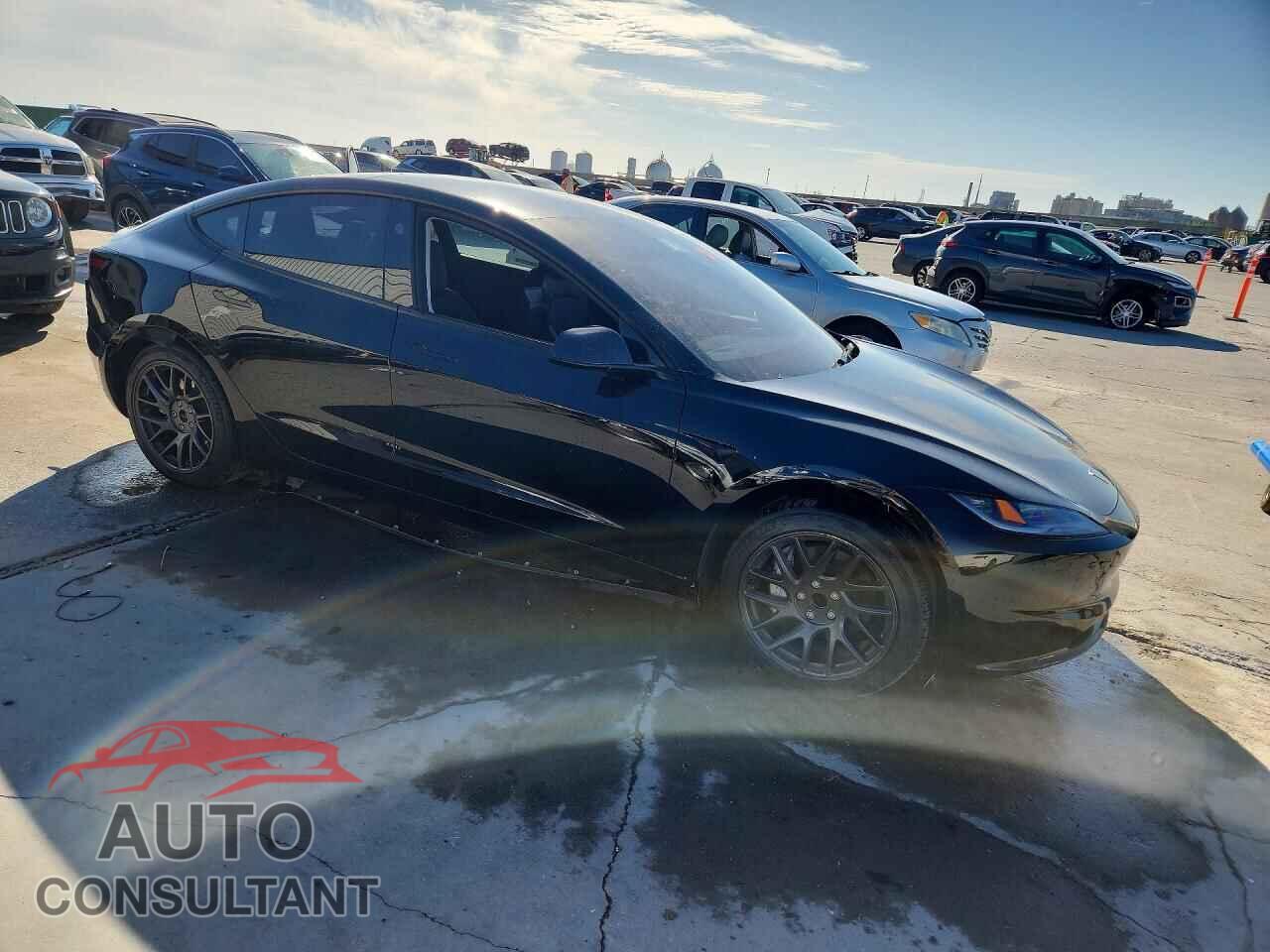 TESLA MODEL 3 2025 - 5YJ3E1EA8SF921182