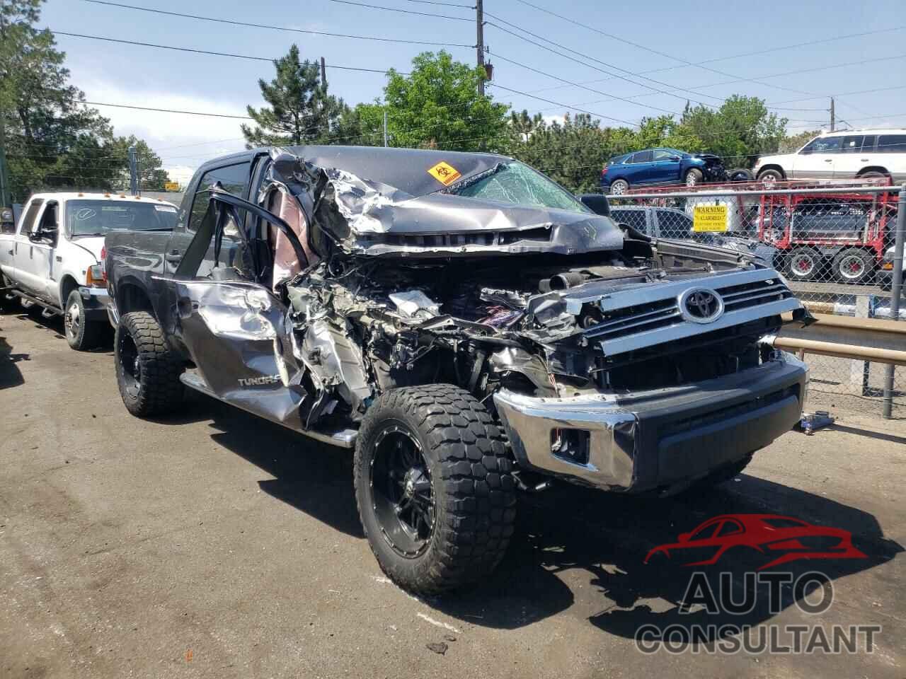 TOYOTA TUNDRA 2017 - 5TFDW5F14HX590137