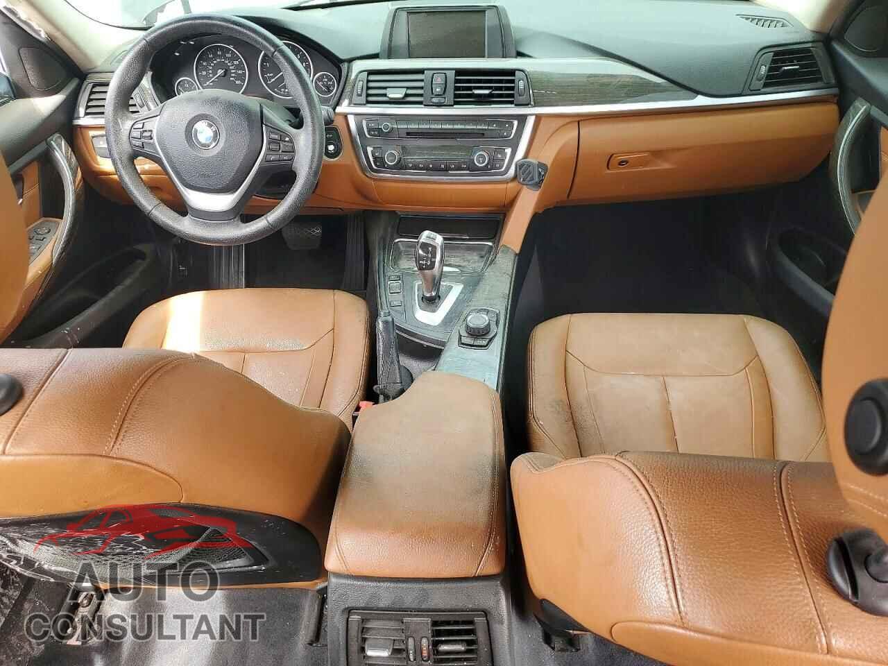 BMW 3 SERIES 2012 - WBA3C1C58CF433792