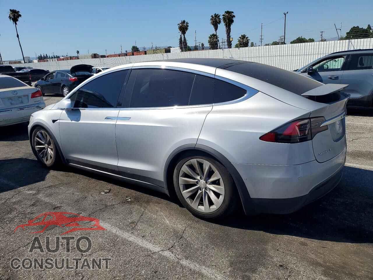 TESLA MODEL X 2017 - 5YJXCDE22HF060298