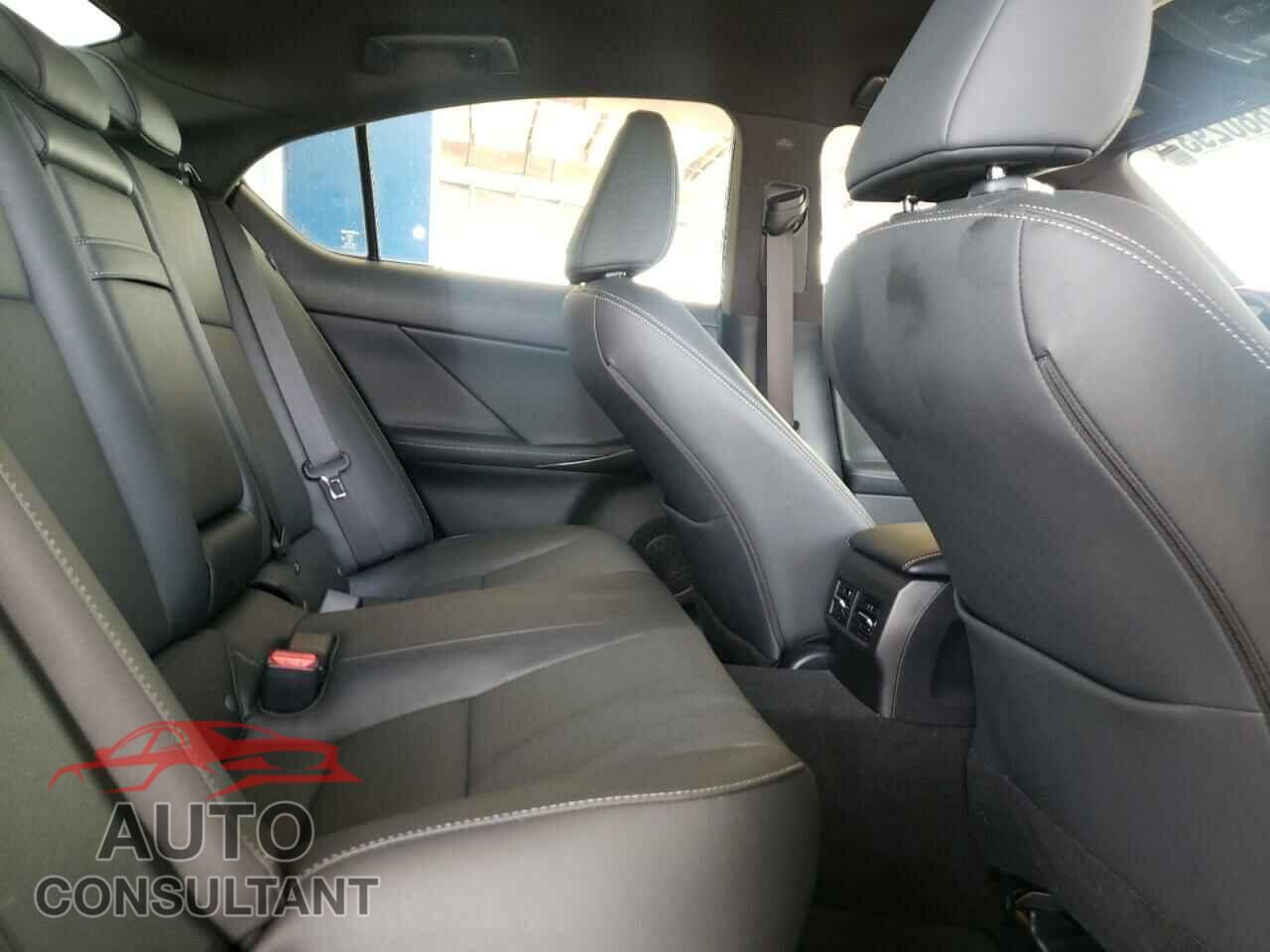 LEXUS IS 2021 - JTHAA1D27M5112451