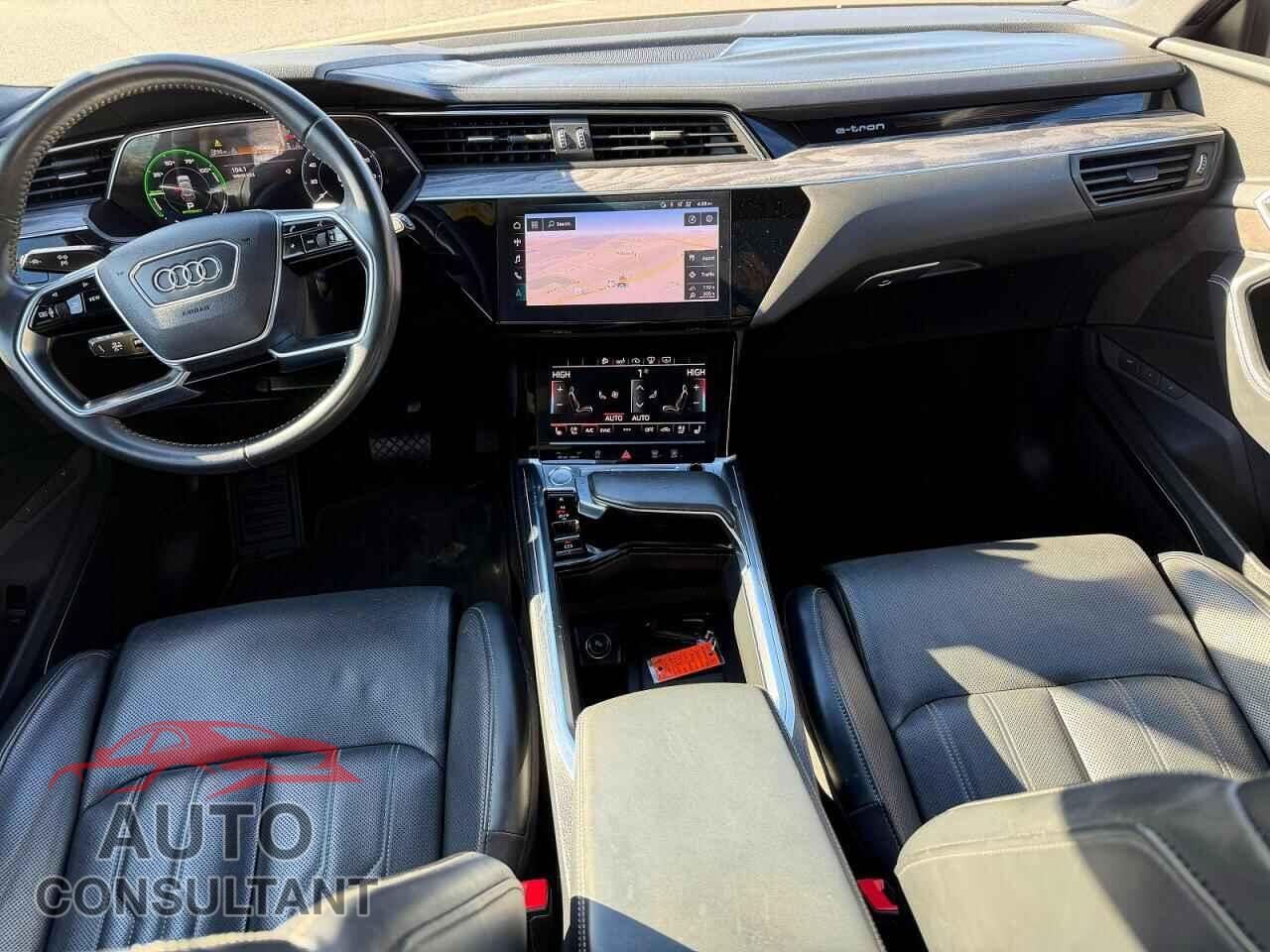 AUDI E-TRON 2019 - WA1VAAGE7KB006583