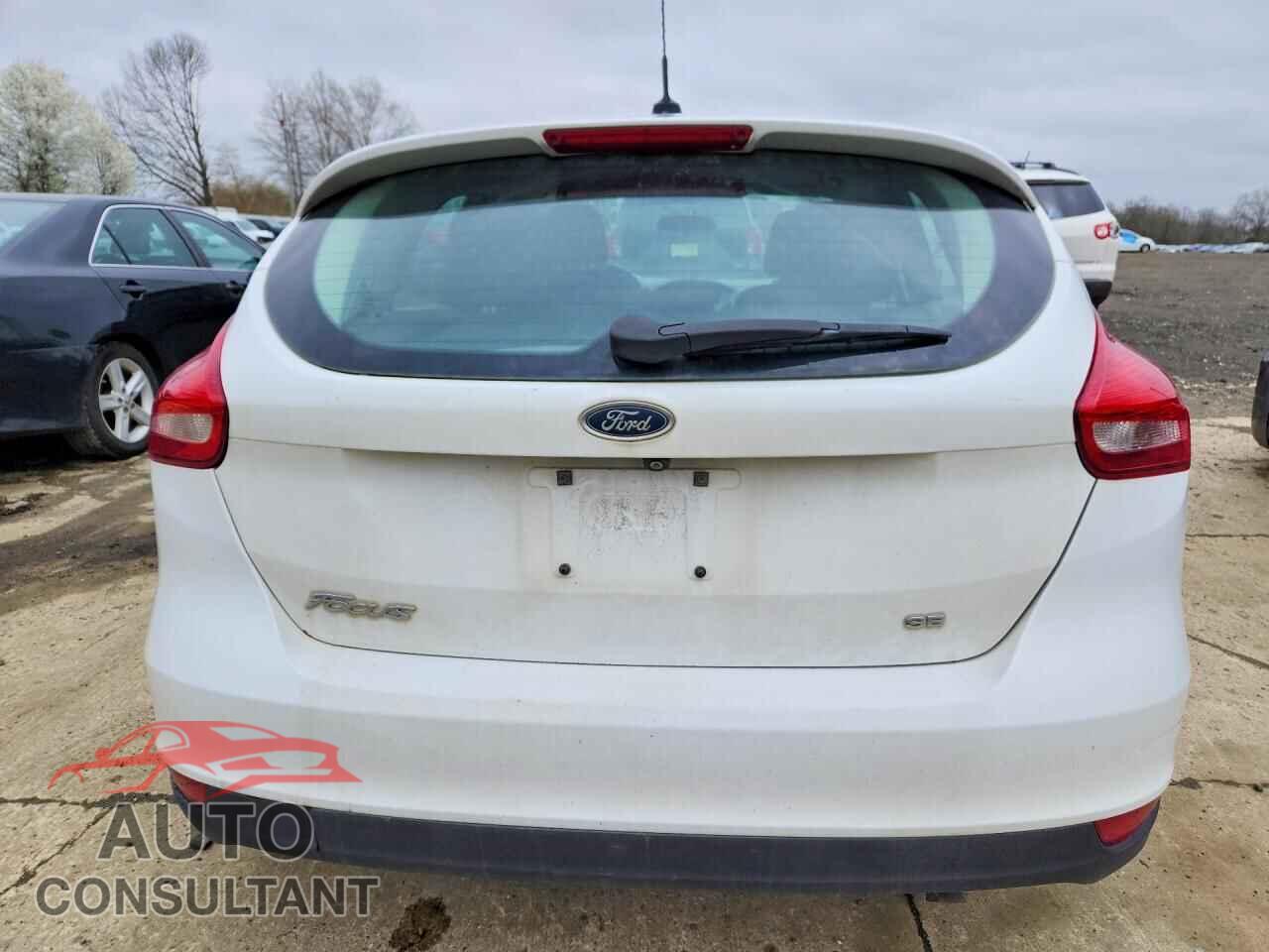 FORD FOCUS 2015 - 1FADP3K25FL242146