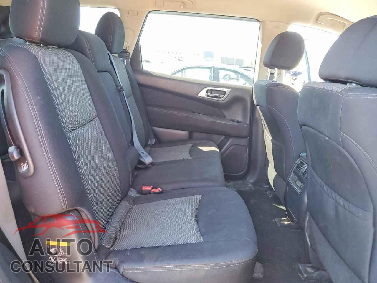 NISSAN PATHFINDER 2017 - 5N1DR2MMXHC607724