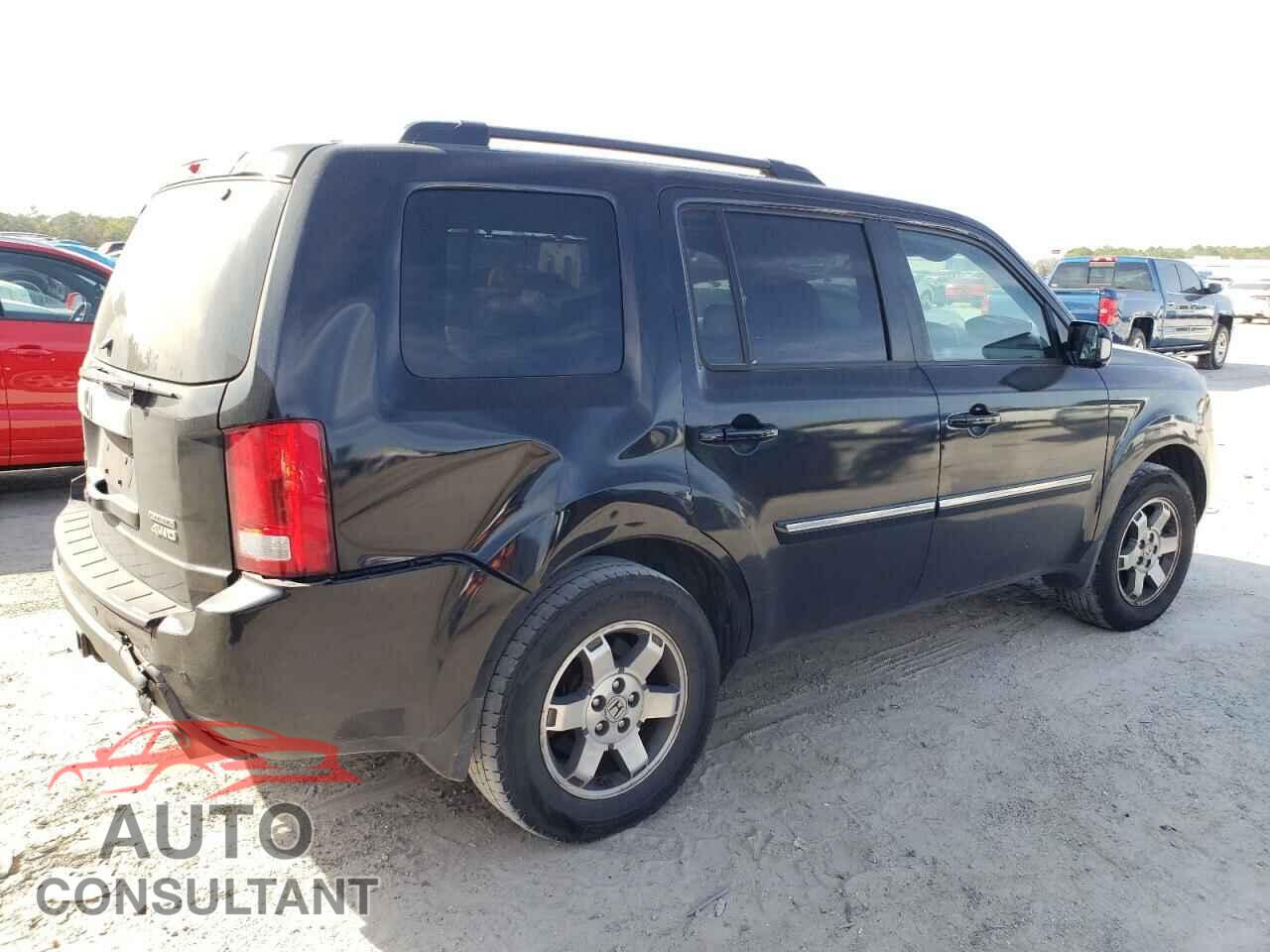 HONDA PILOT 2011 - 5FNYF4H9XBB077653