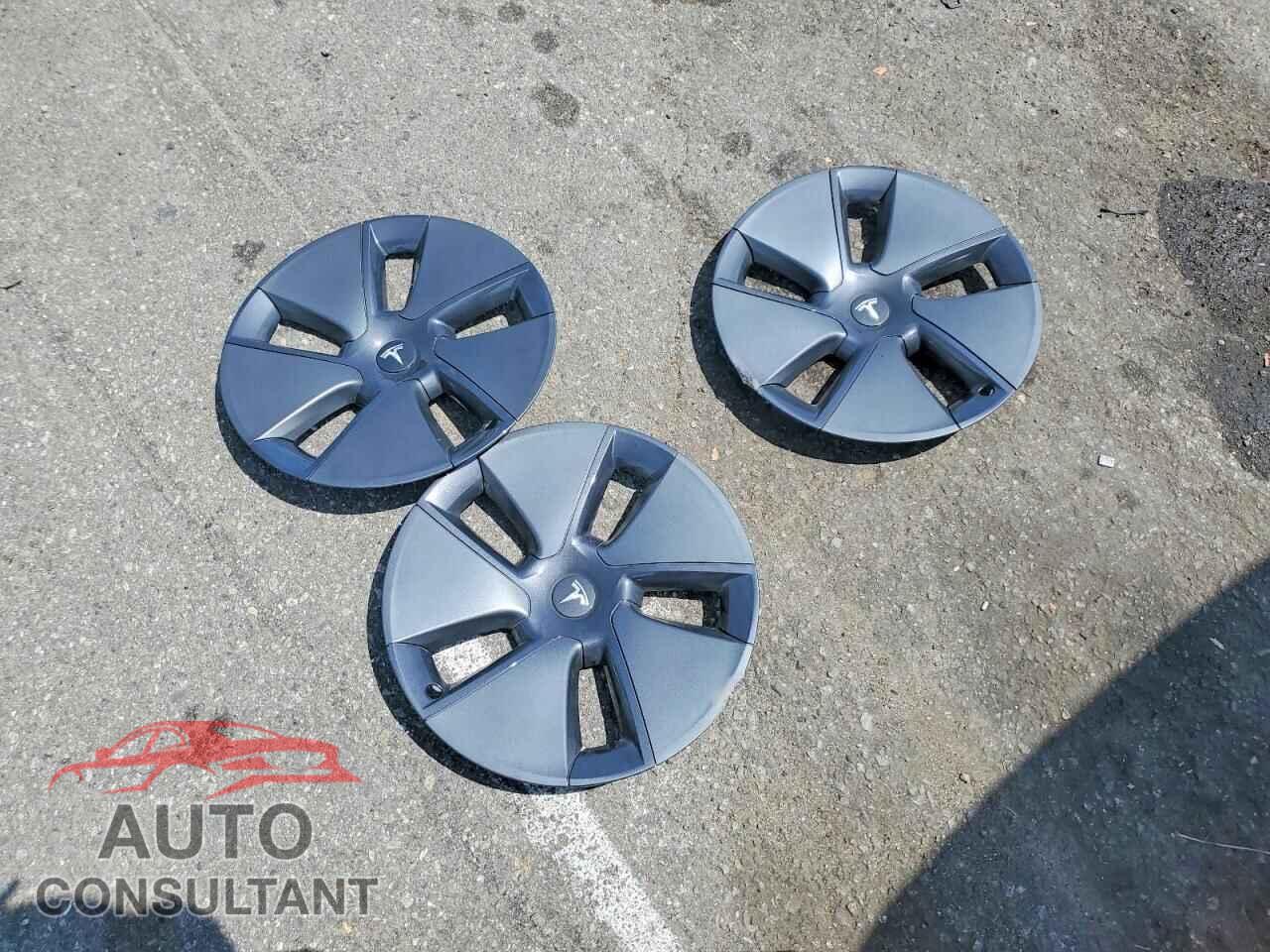 TESLA MODEL 3 2022 - 5YJ3E1EA5NF168277