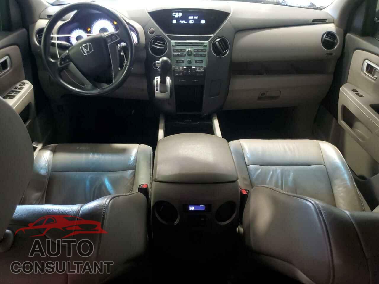 HONDA PILOT 2011 - 5FNYF4H51BB017919