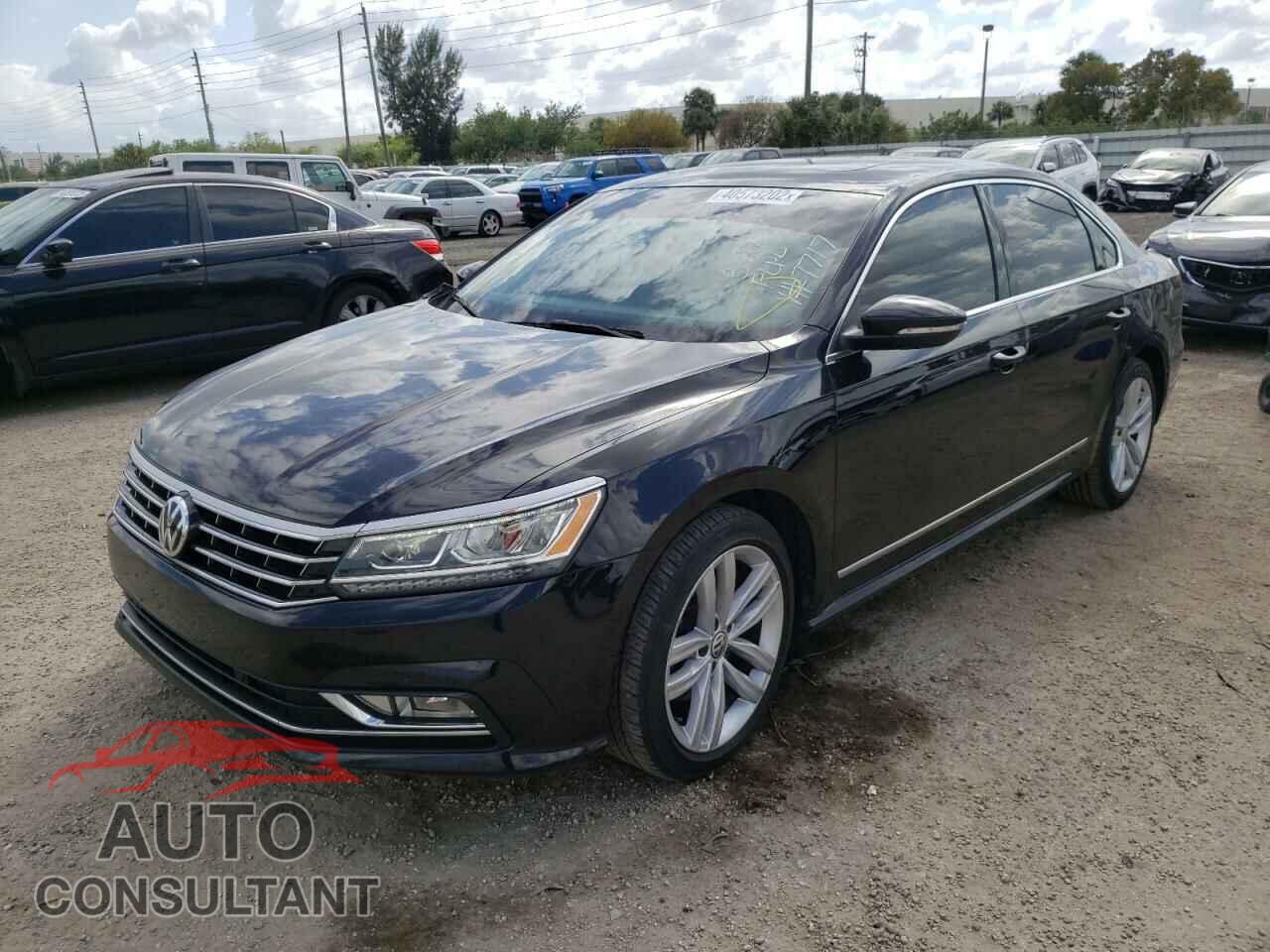 VOLKSWAGEN PASSAT 2018 - 1VWCA7A30JC007717