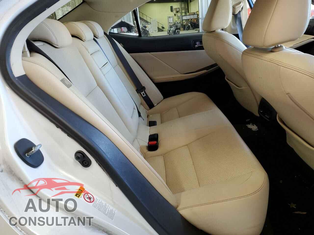 LEXUS IS 2015 - JTHCF1D27F5027574