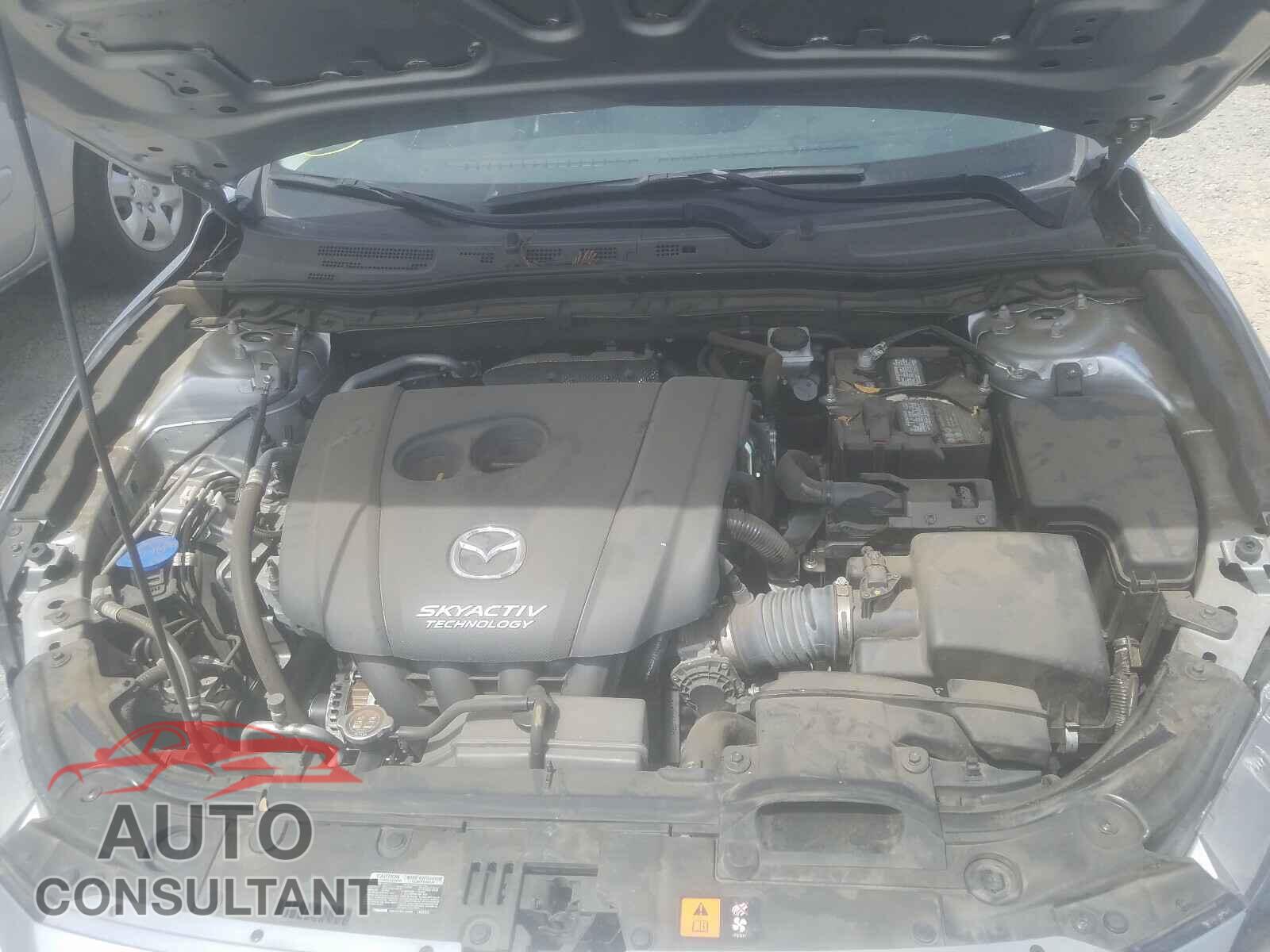 MAZDA 3 2018 - 3MZBN1U76JM187862