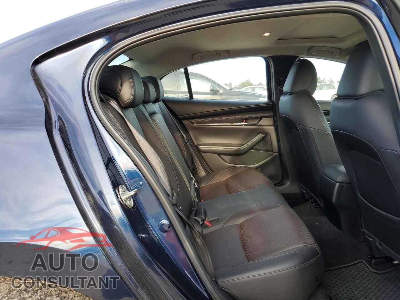 MAZDA 3 2019 - 3MZBPAEM0KM104894