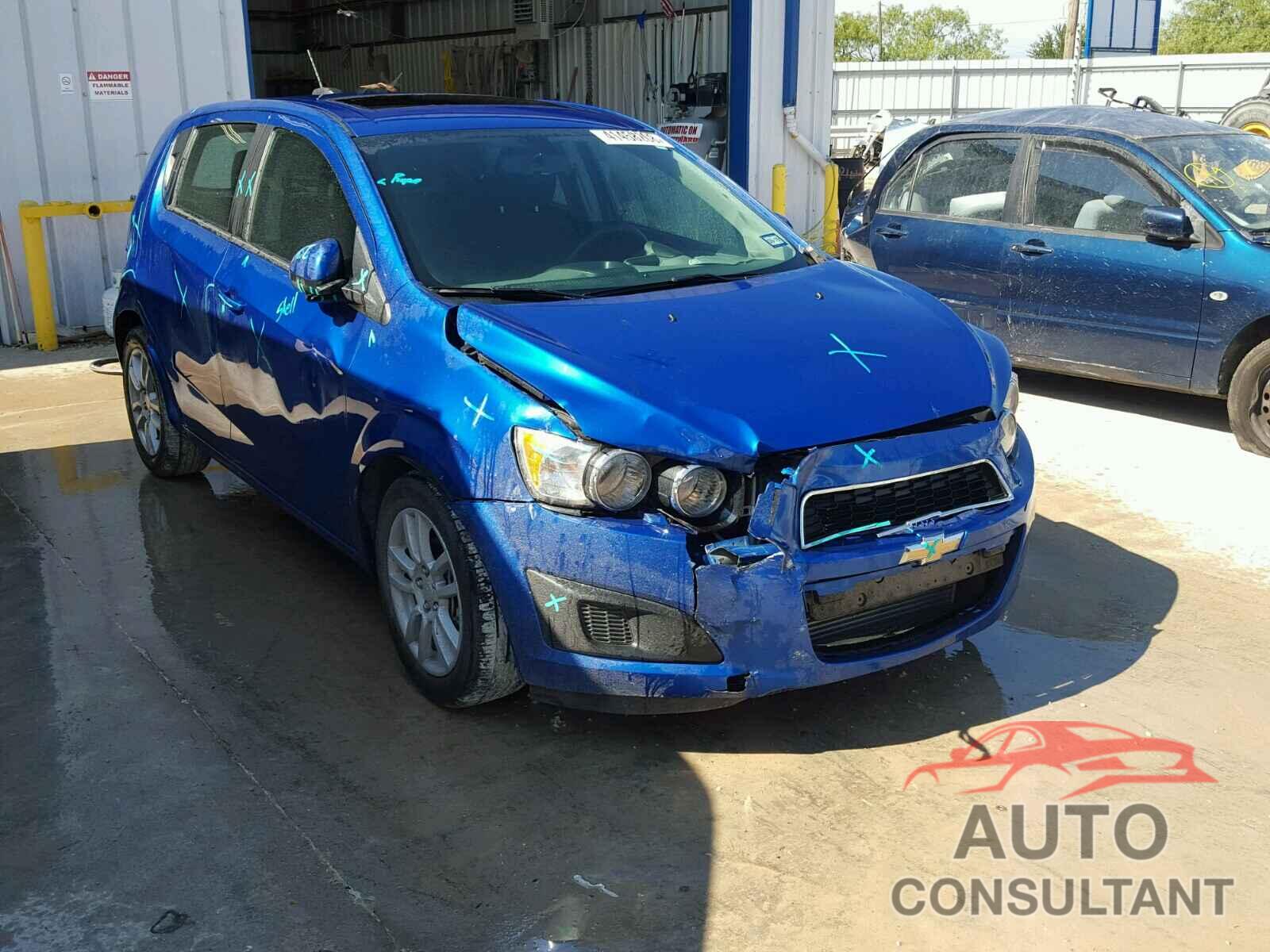 CHEVROLET SONIC 2016 - 1G1JC6SB7G4132844