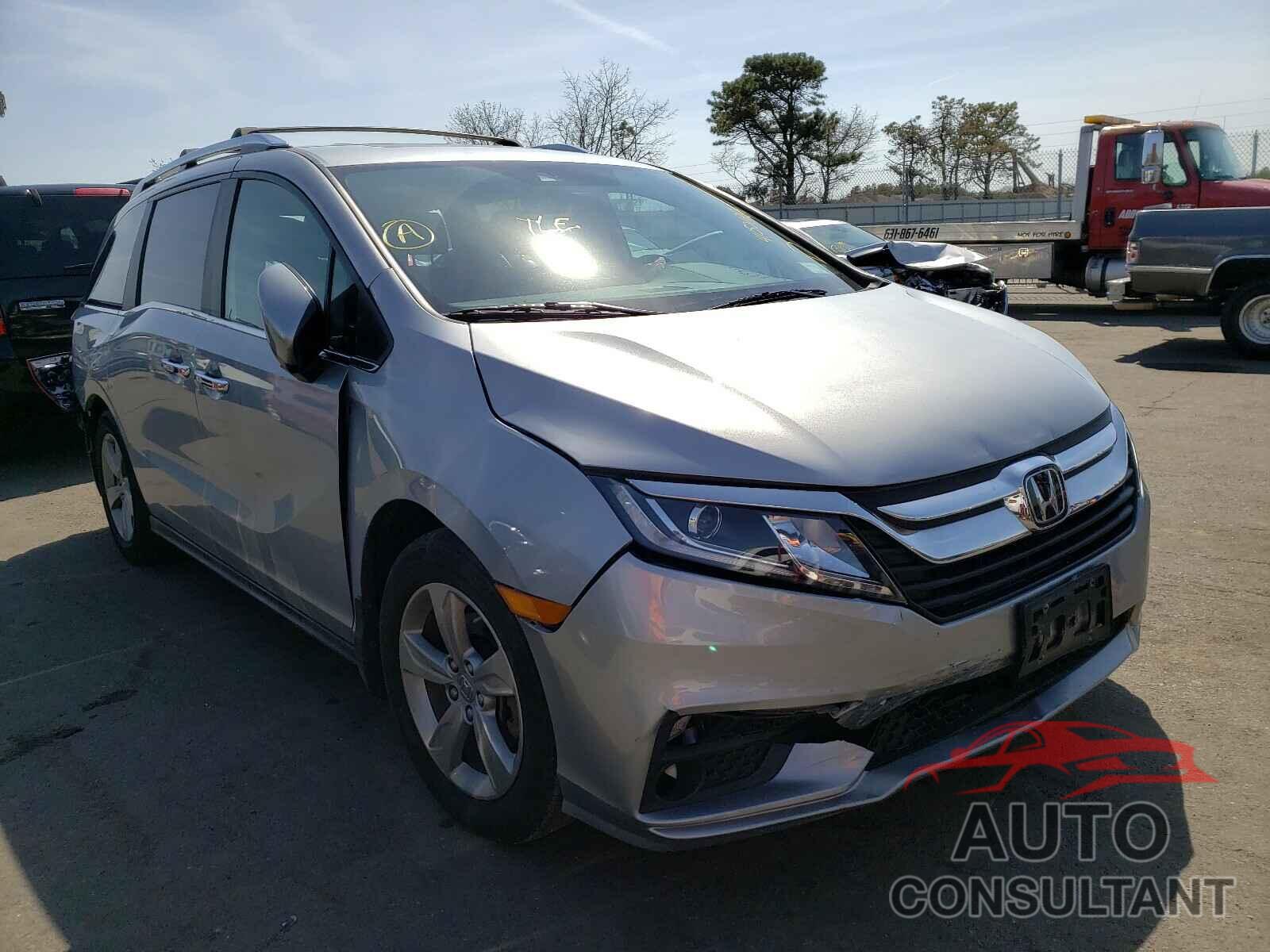 HONDA ODYSSEY 2018 - 5FNRL6H72JB088863