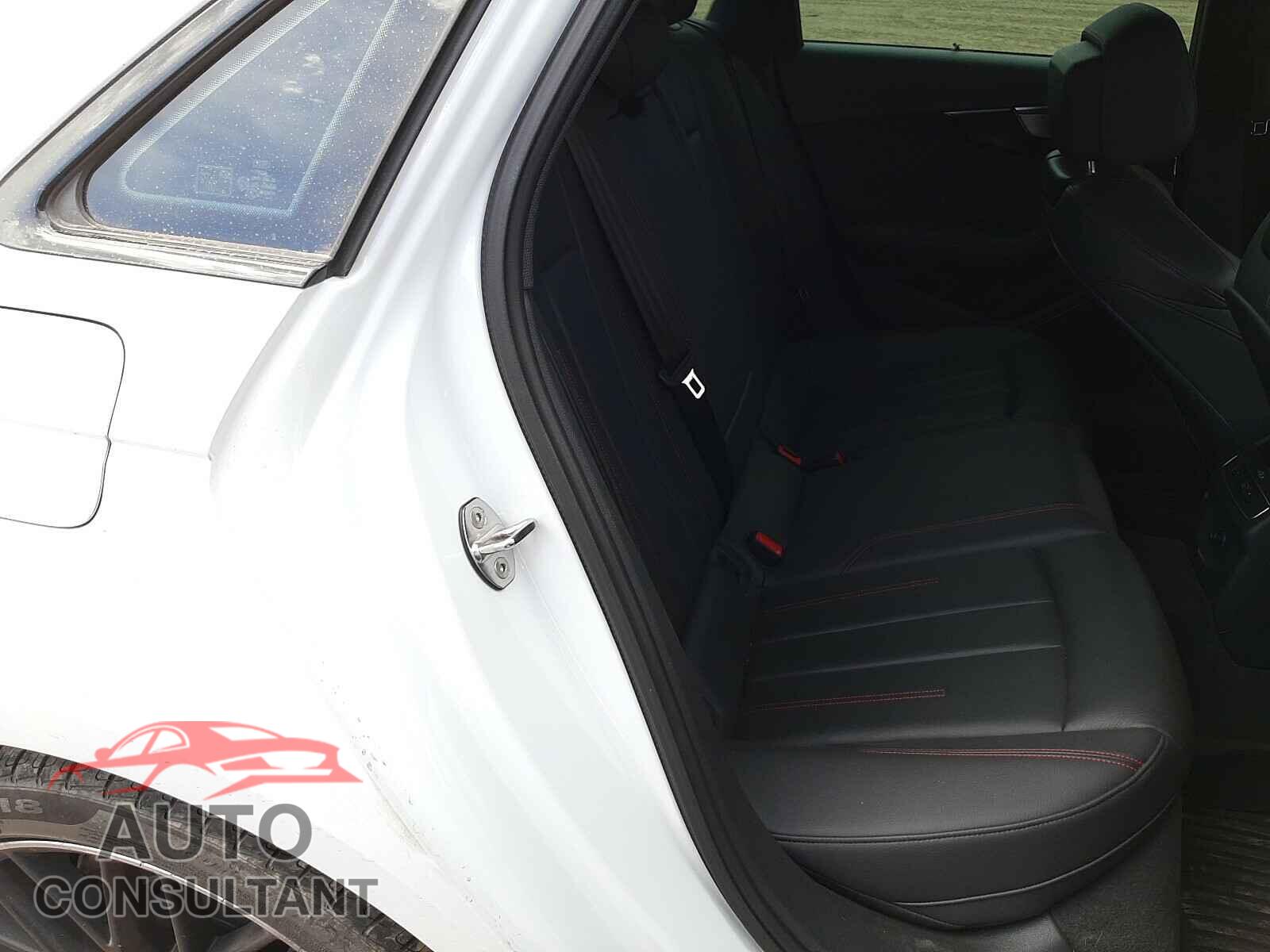 AUDI A4 2018 - WAUENAF40JN019656