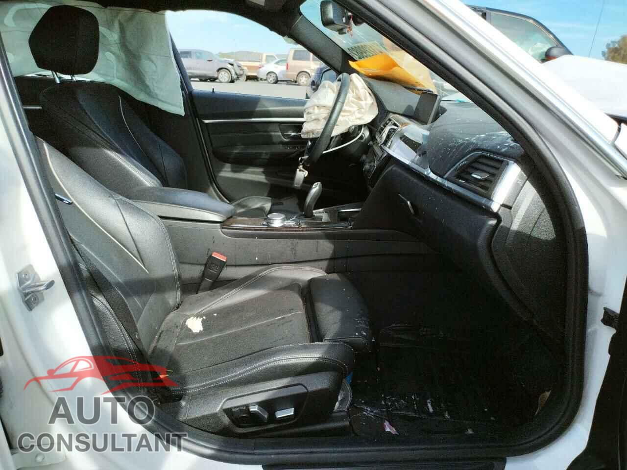 BMW 3 SERIES 2017 - WBA8E1C30HA030098