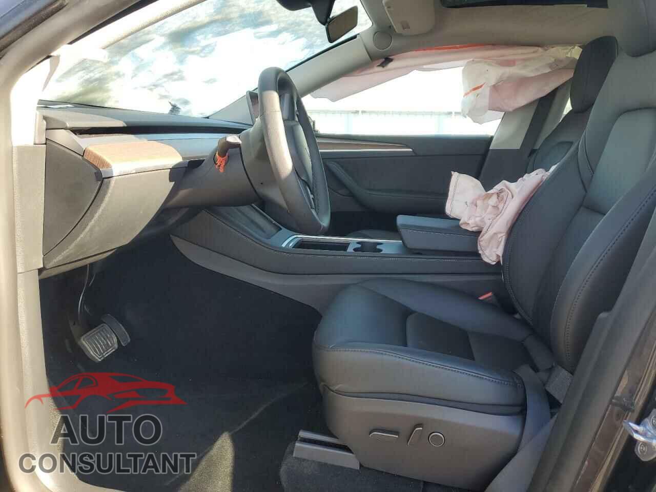 TESLA MODEL Y 2024 - 7SAYGDED6RF161715