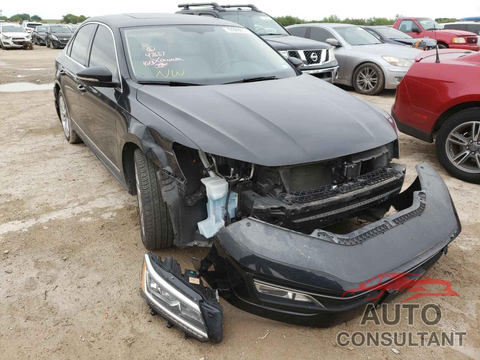 VOLKSWAGEN PASSAT 2017 - 1VWGT7A33HC081073