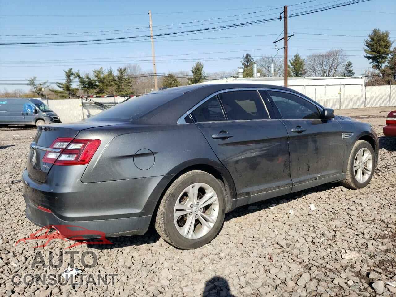 FORD TAURUS 2017 - 1FAHP2E82HG109819