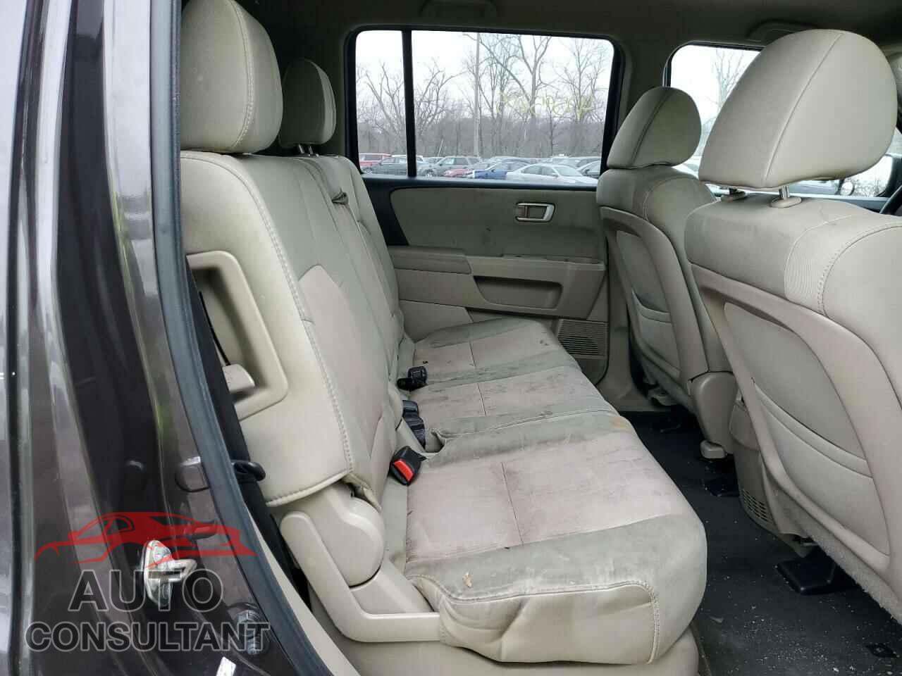 HONDA PILOT 2014 - 5FNYF4H44EB002598