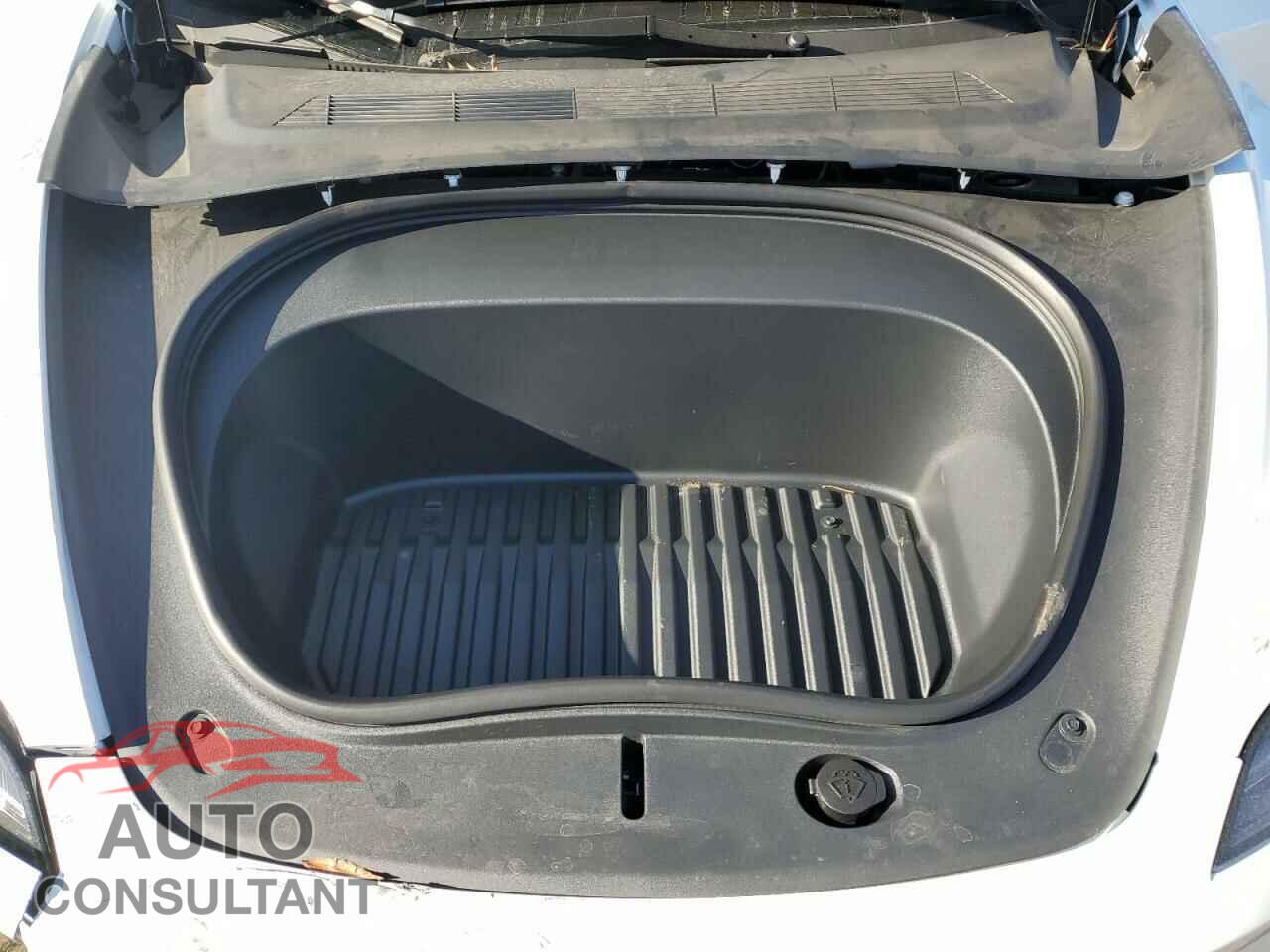 TESLA MODEL 3 2024 - 5YJ3E1EA7RF826302