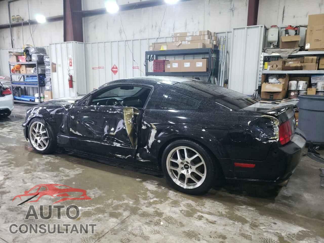 FORD MUSTANG 2009 - 1ZVHT82H595136732