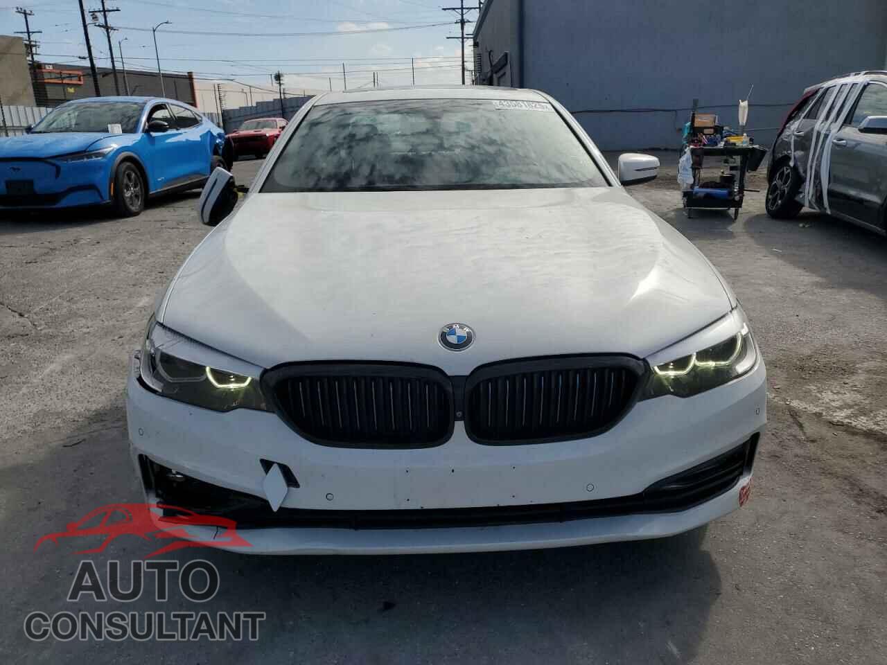 BMW 5 SERIES 2018 - WBAJA9C52JB249643
