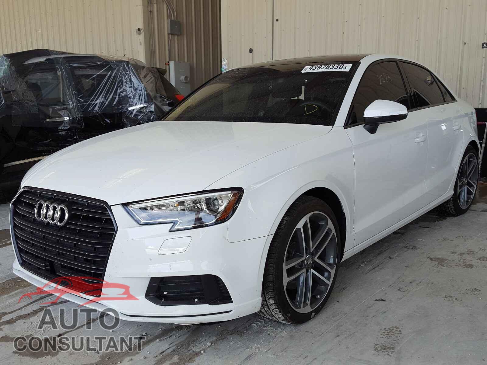 AUDI A3 2019 - WAUAUGFF2KA092977