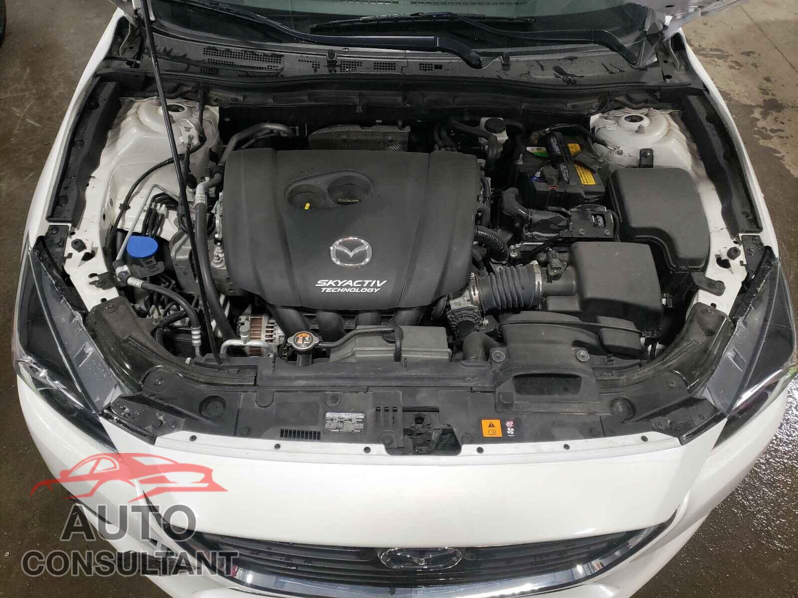 MAZDA 3 2018 - 3MZBN1V36JM162634