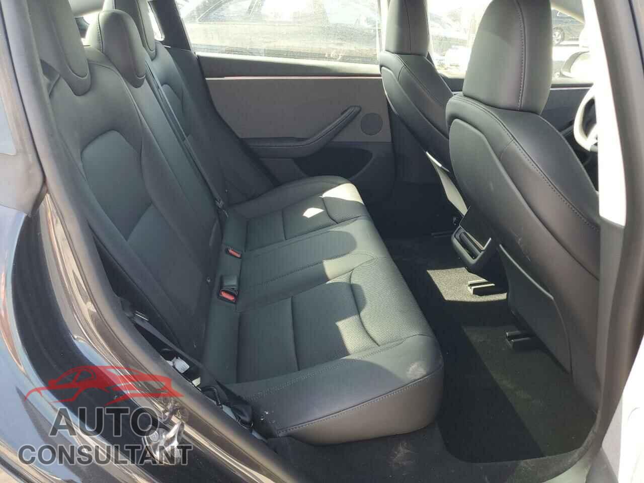 TESLA MODEL 3 2024 - 5YJ3E1EA1RF740788