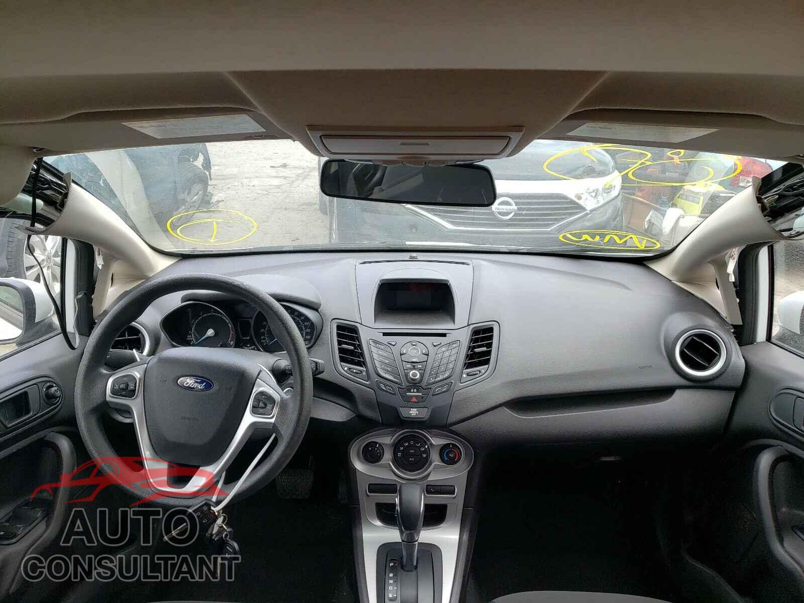 FORD FIESTA 2017 - 3FADP4EJ8HM135683