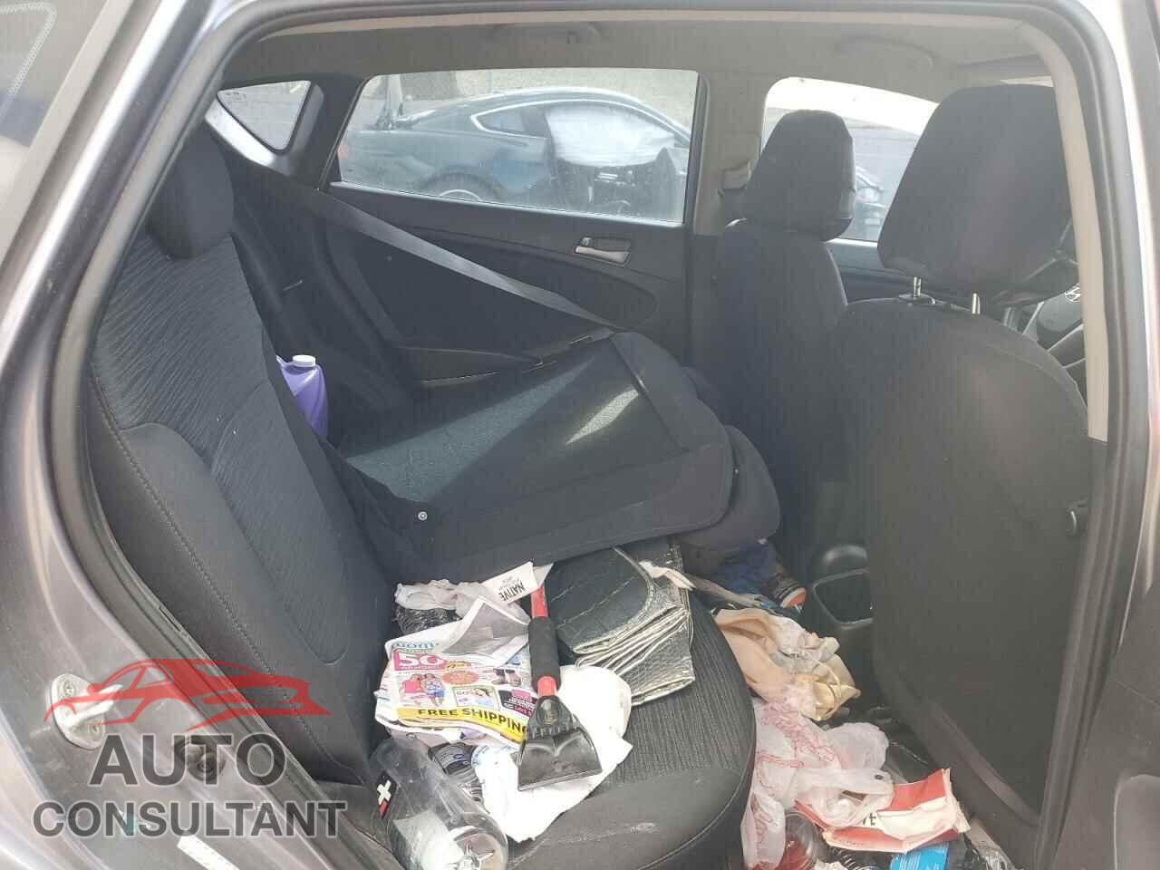 HYUNDAI ACCENT 2017 - KMHCT5AE4HU301768