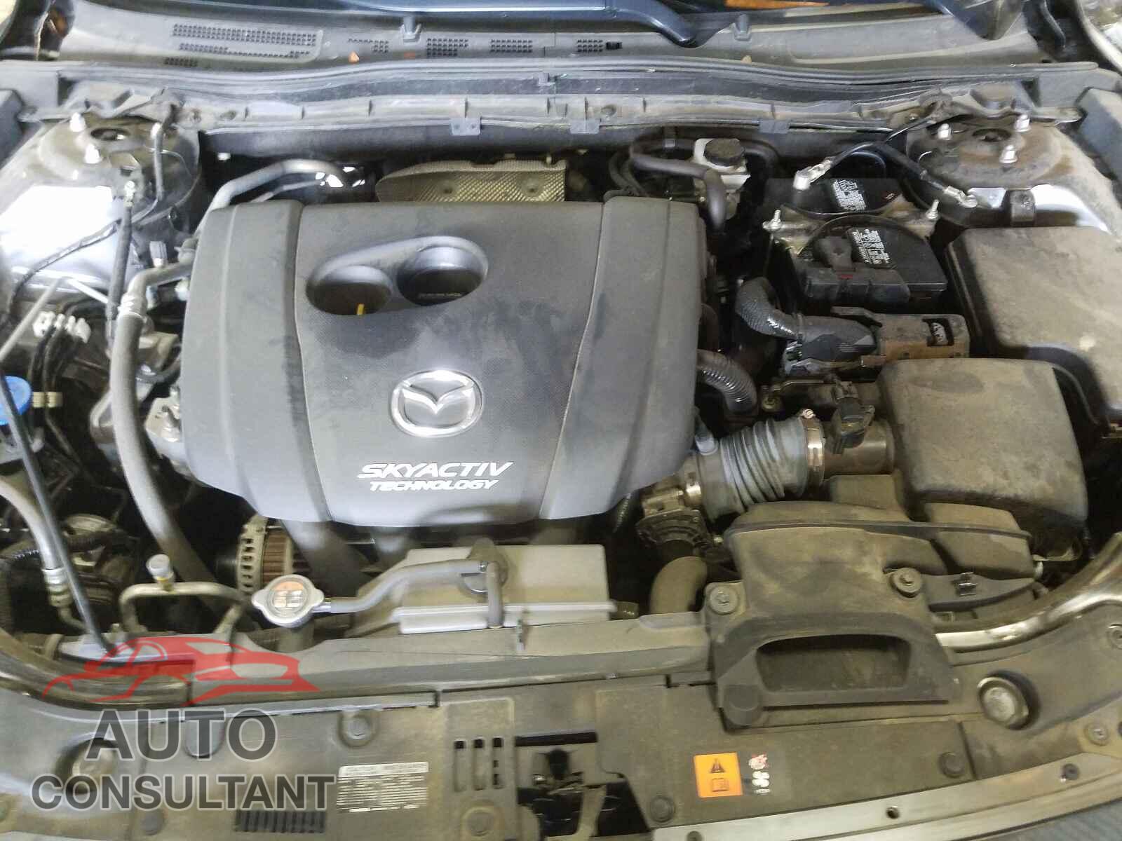 MAZDA 3 2018 - 3MZBN1K74JM198748