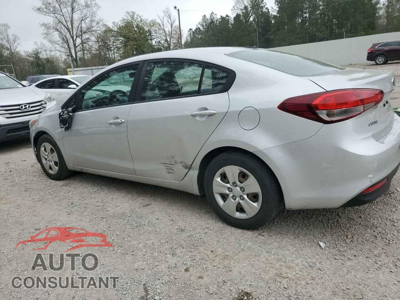 KIA FORTE 2018 - 3KPFK4A71JE206024