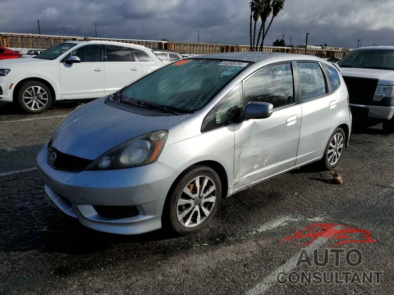HONDA FIT 2013 - JHMGE8H58DC055894