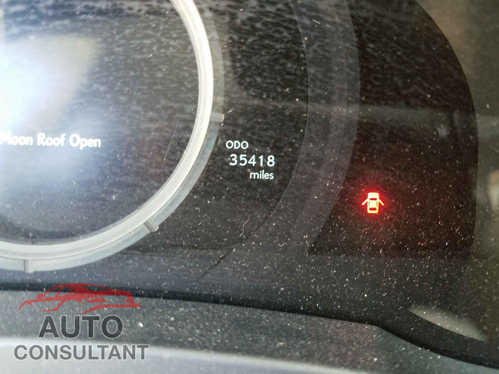 LEXUS IS 2017 - JTHBA1D21H5060759