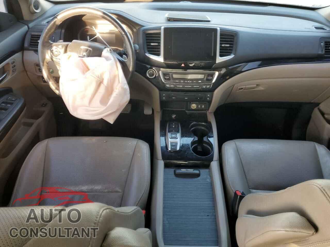 HONDA PILOT 2017 - 5FNYF6H04HB061695