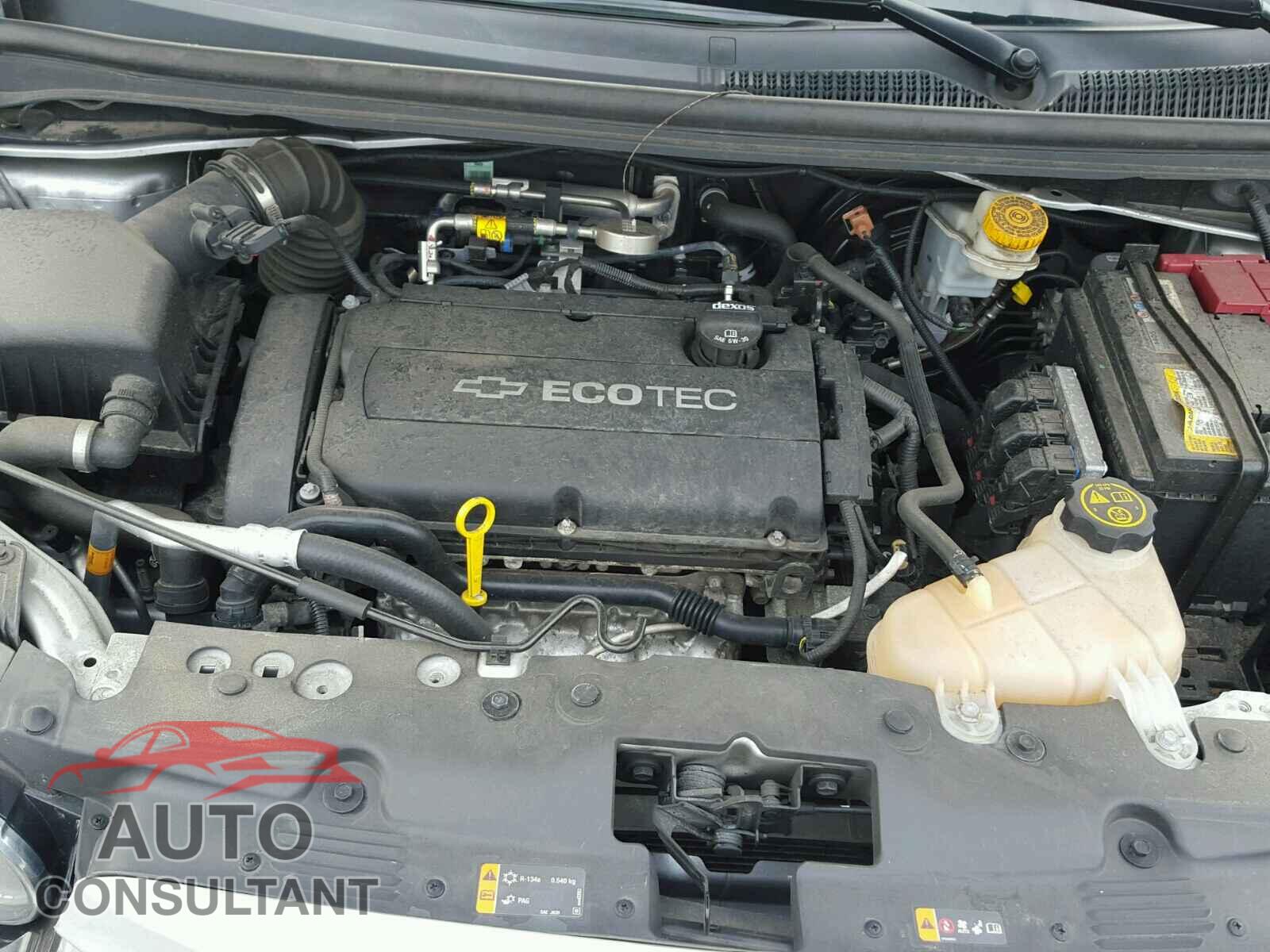 CHEVROLET SONIC 2015 - 1G1JC6SG8F4199155