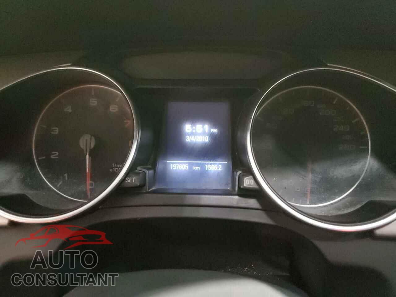 AUDI A5 2010 - WAUMFBFR8AA040904