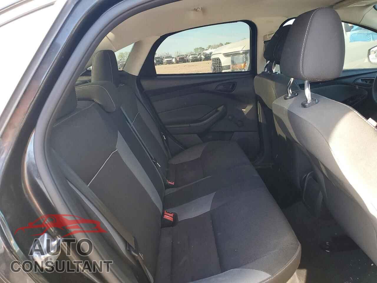 FORD FOCUS 2014 - 1FADP3E2XEL440070